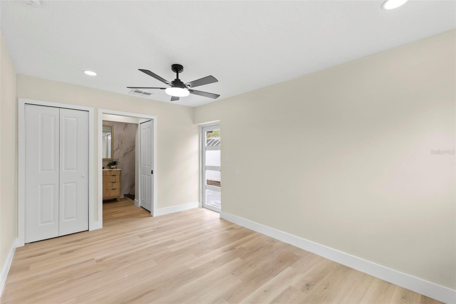 4430 Carson St Ne Property Photo 16