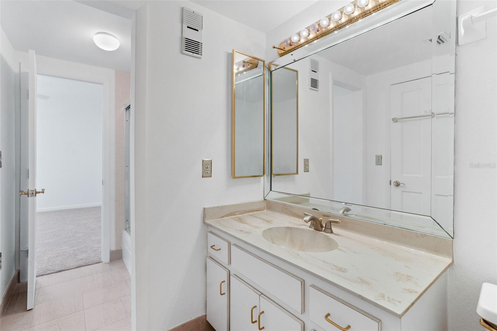 100 Pierce St #307 Property Photo 22