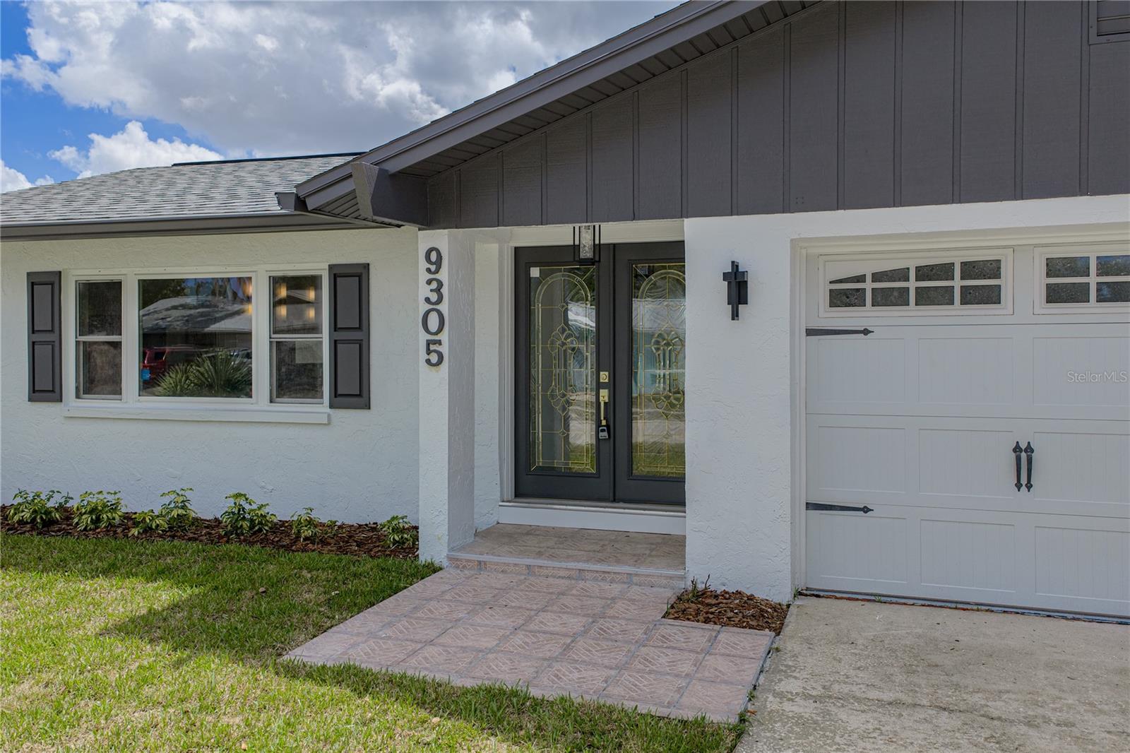 9305 120th Ln Property Photo 3