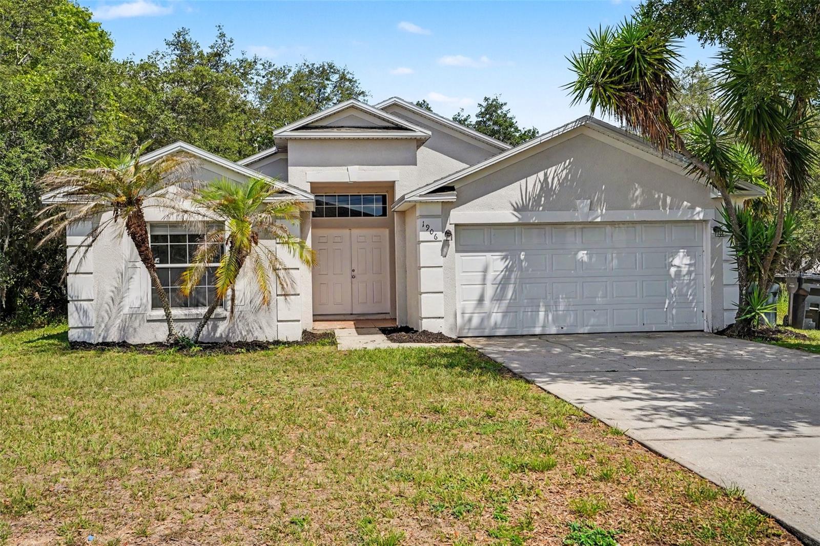 1906 Lakeview Way Property Photo 1
