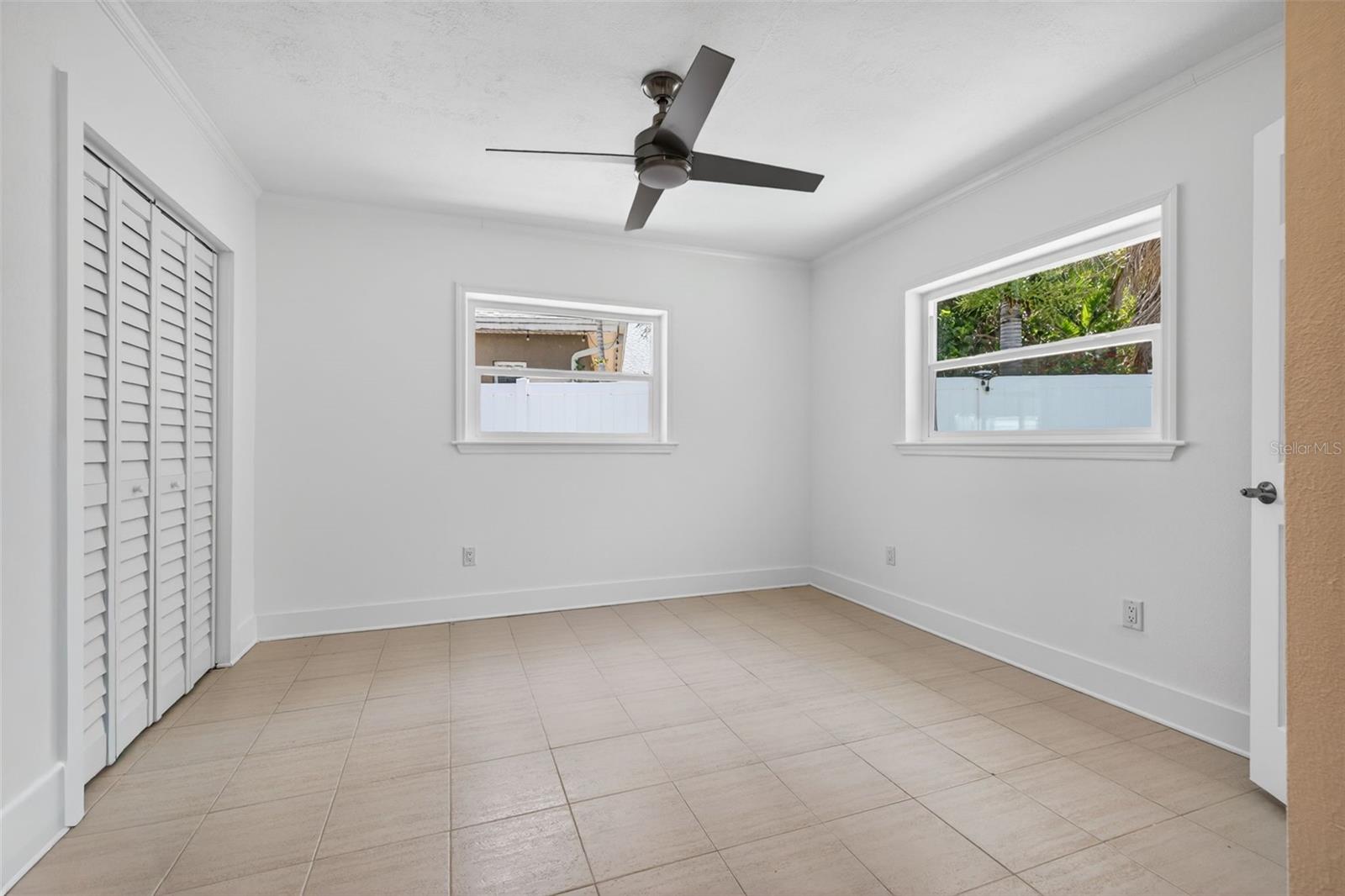 976 Narcissus Ave Property Photo 27