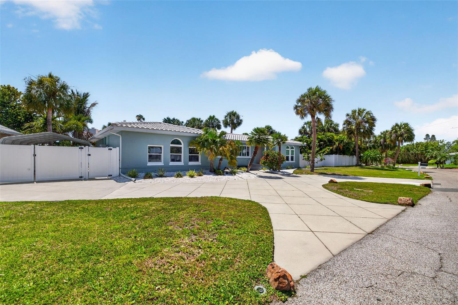 976 Narcissus Ave Property Photo 44