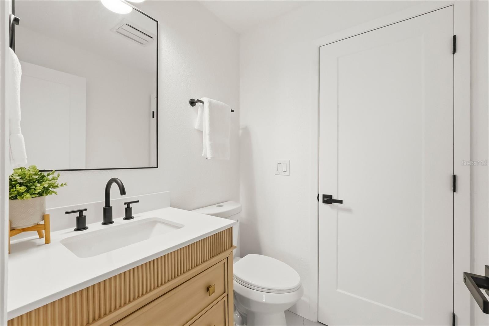 2700 Sedgefield Ct E Property Photo 17