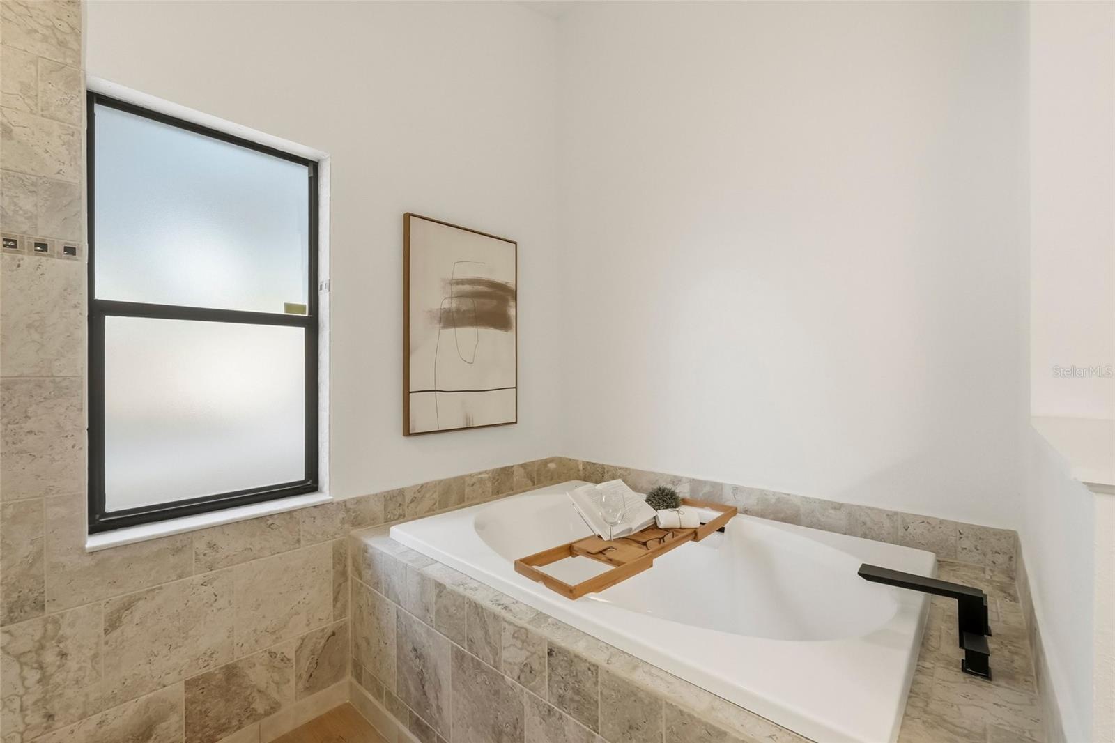 2700 Sedgefield Ct E Property Photo 41