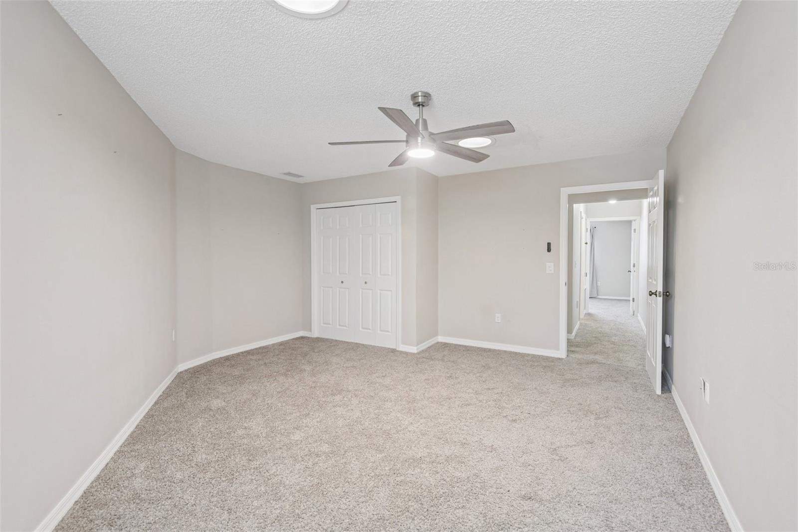 586 Kingsmill Ct Property Photo 26