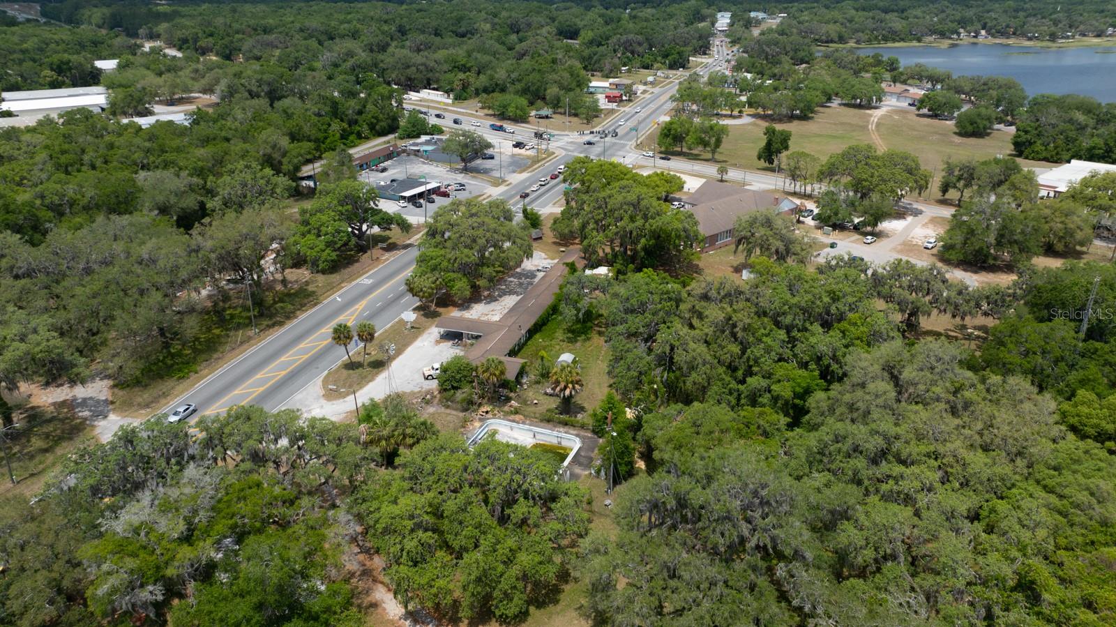 2355 N Florida Ave Property Photo 4
