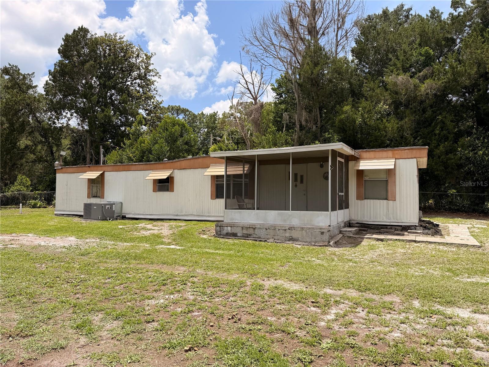8582 W Admiral Byrd Ln Property Photo 1