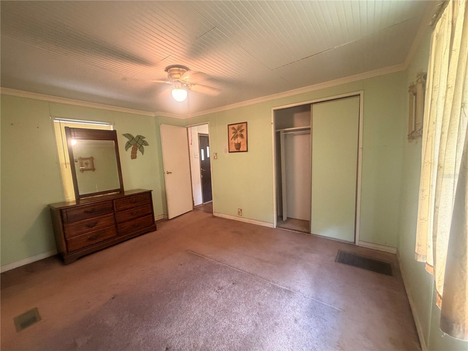 8582 W Admiral Byrd Ln Property Photo 5