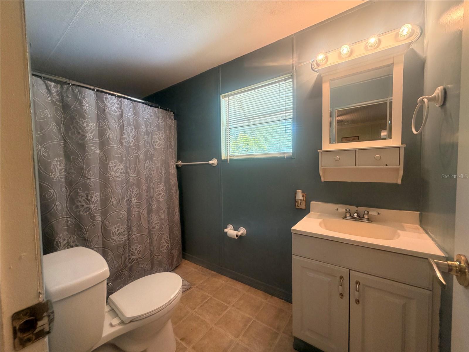 8582 W Admiral Byrd Ln Property Photo 10