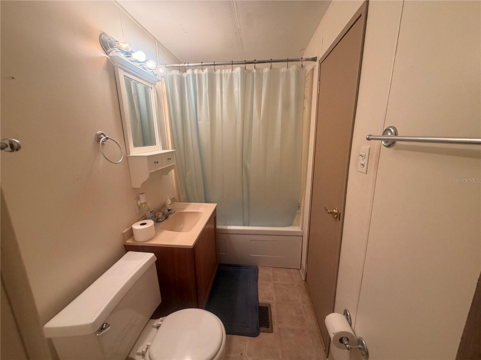 8582 W Admiral Byrd Ln Property Photo 11