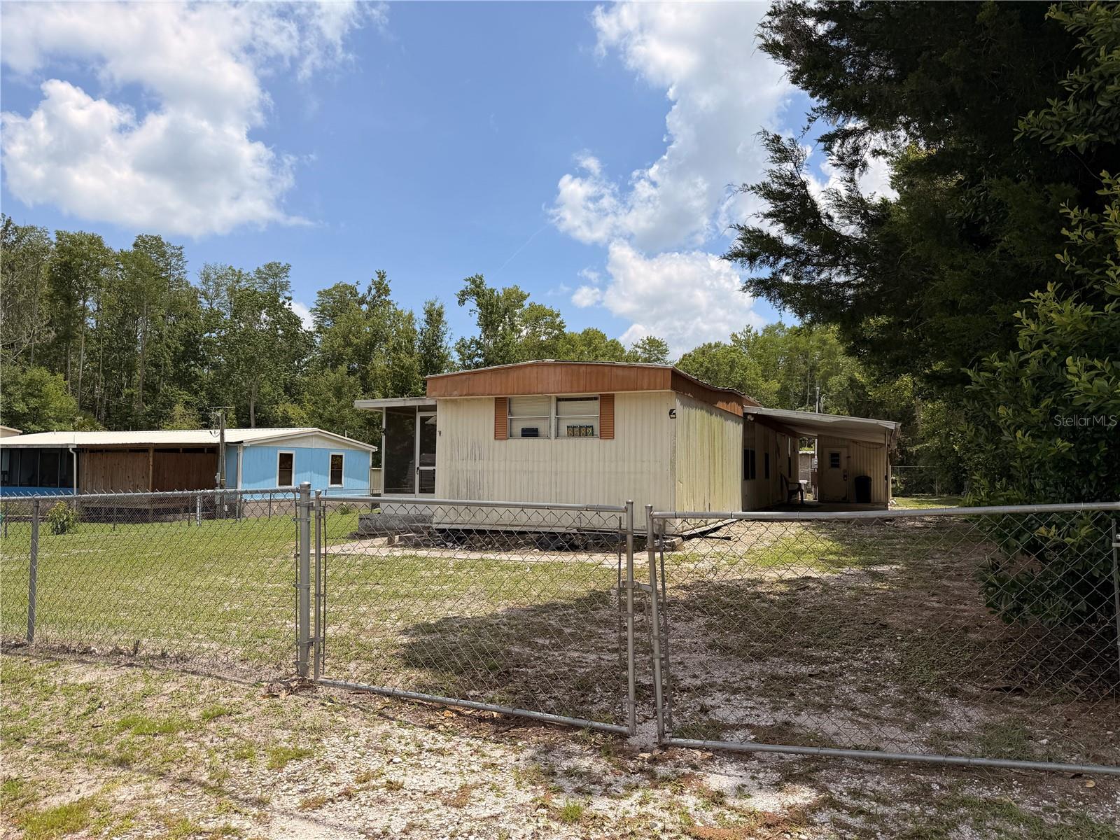 8582 W Admiral Byrd Ln Property Photo 23