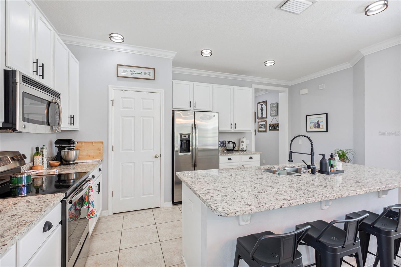 5253 Suncatcher Dr Property Photo 10
