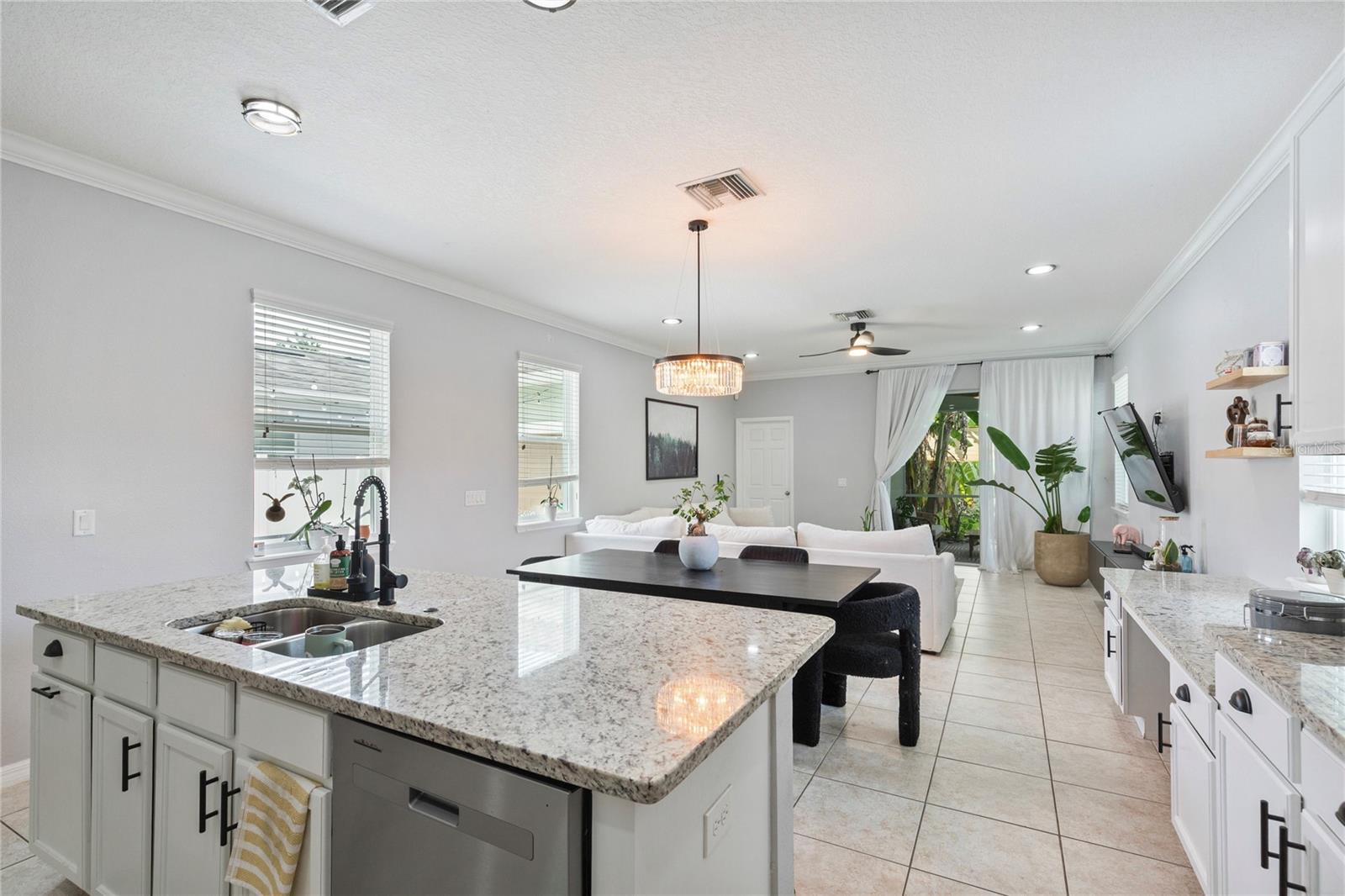 5253 Suncatcher Dr Property Photo 17