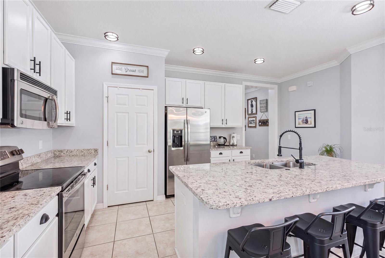 5253 Suncatcher Dr Property Photo 18