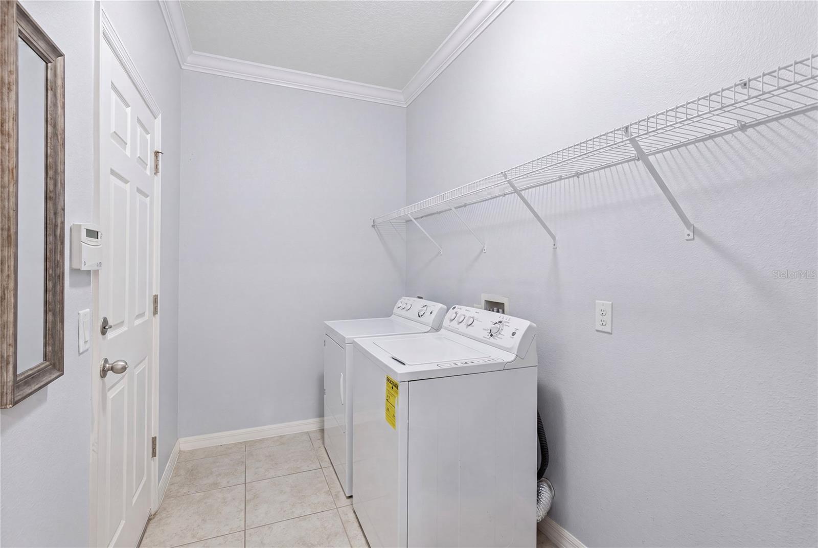 5253 Suncatcher Dr Property Photo 38