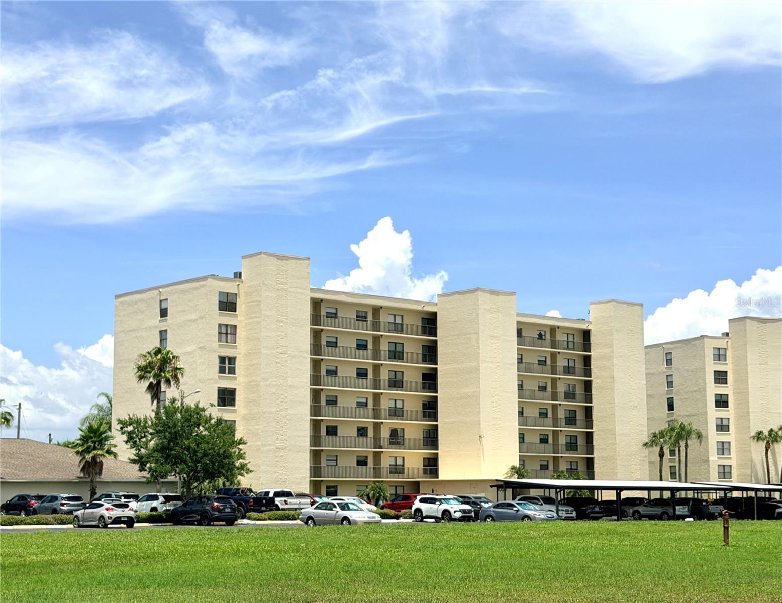 1000 Cove Cay Dr #4d Property Photo 1