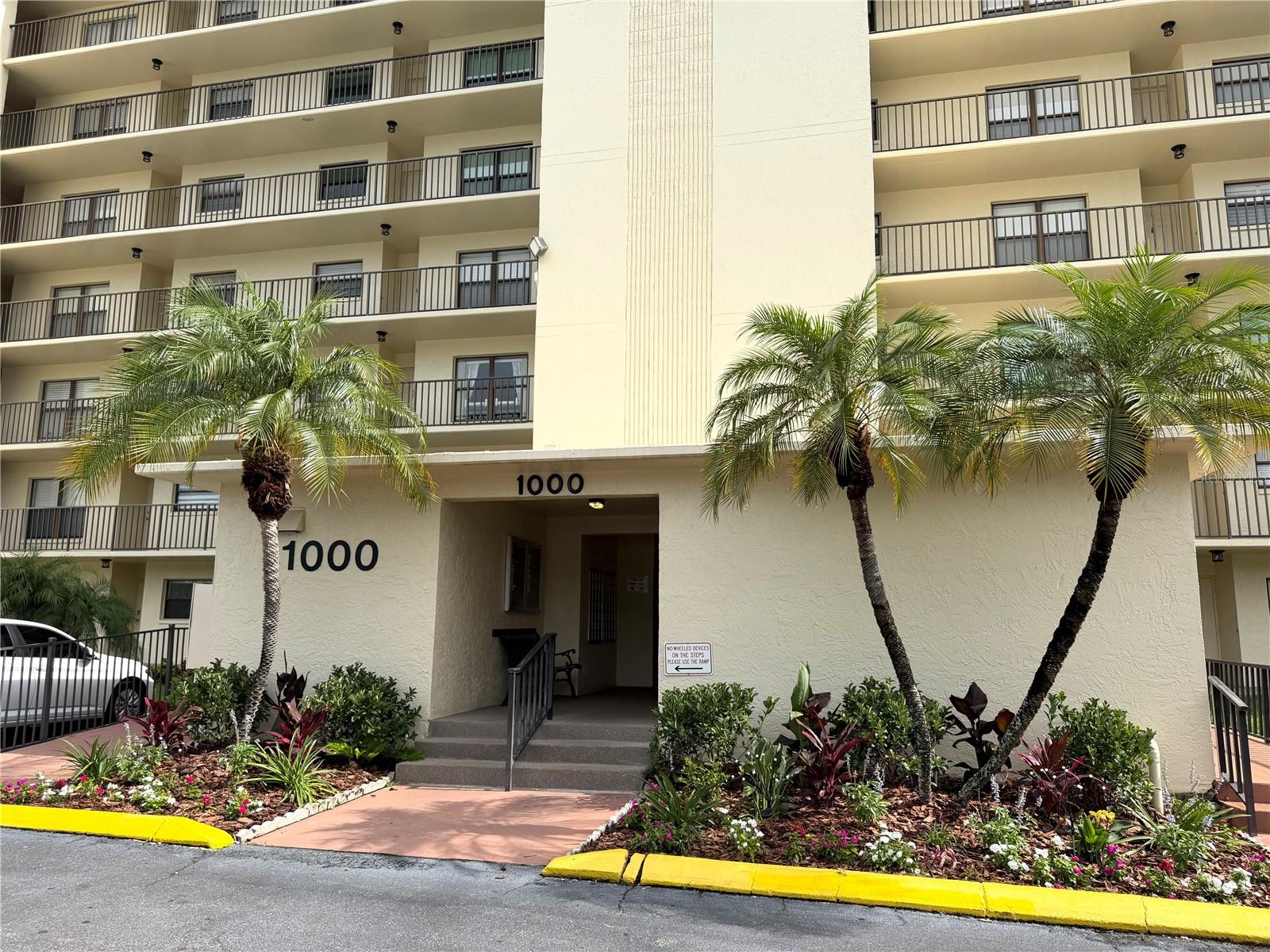 1000 Cove Cay Dr #4d Property Photo 2