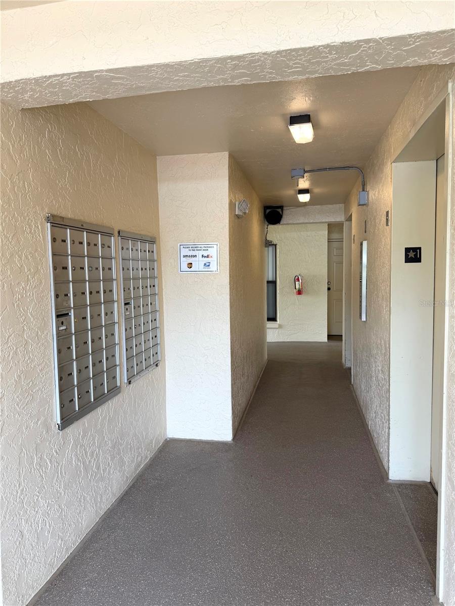 1000 Cove Cay Dr #4d Property Photo 4