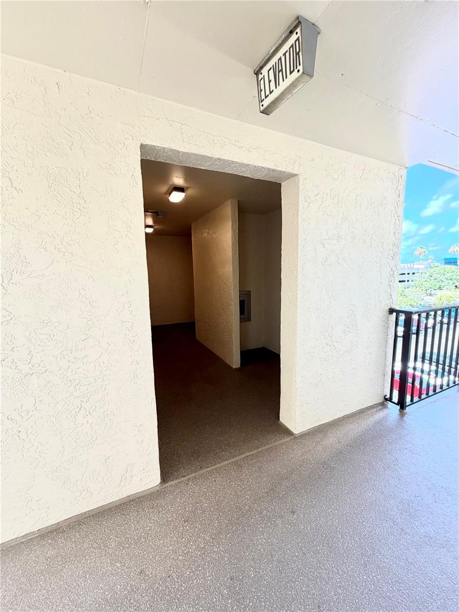 1000 Cove Cay Dr #4d Property Photo 5