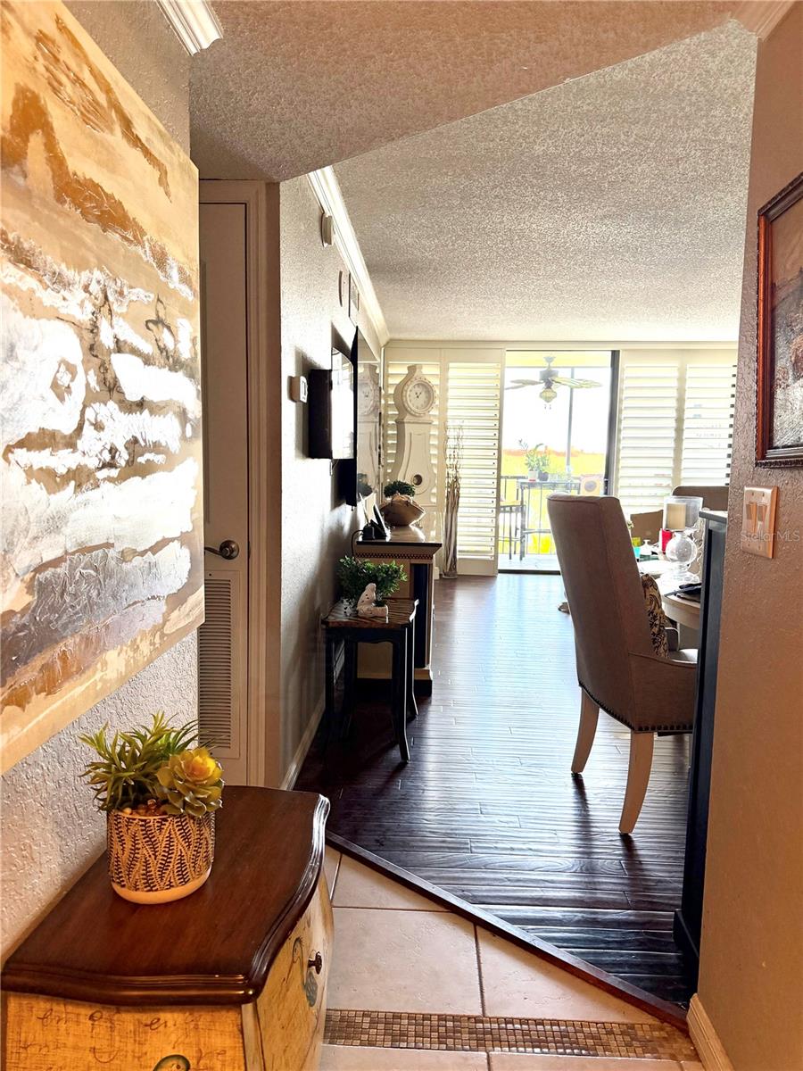 1000 Cove Cay Dr #4d Property Photo 7