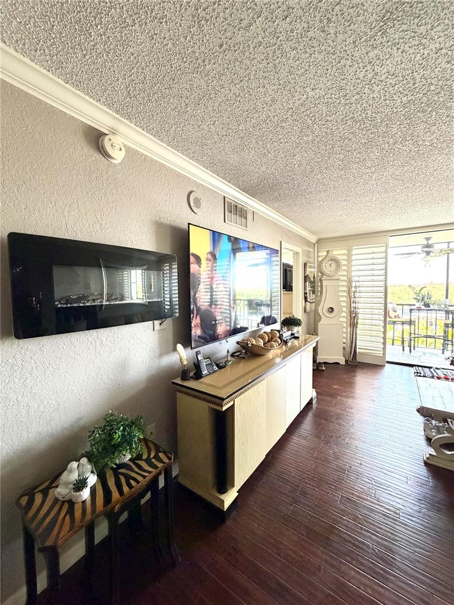 1000 Cove Cay Dr #4d Property Photo 16