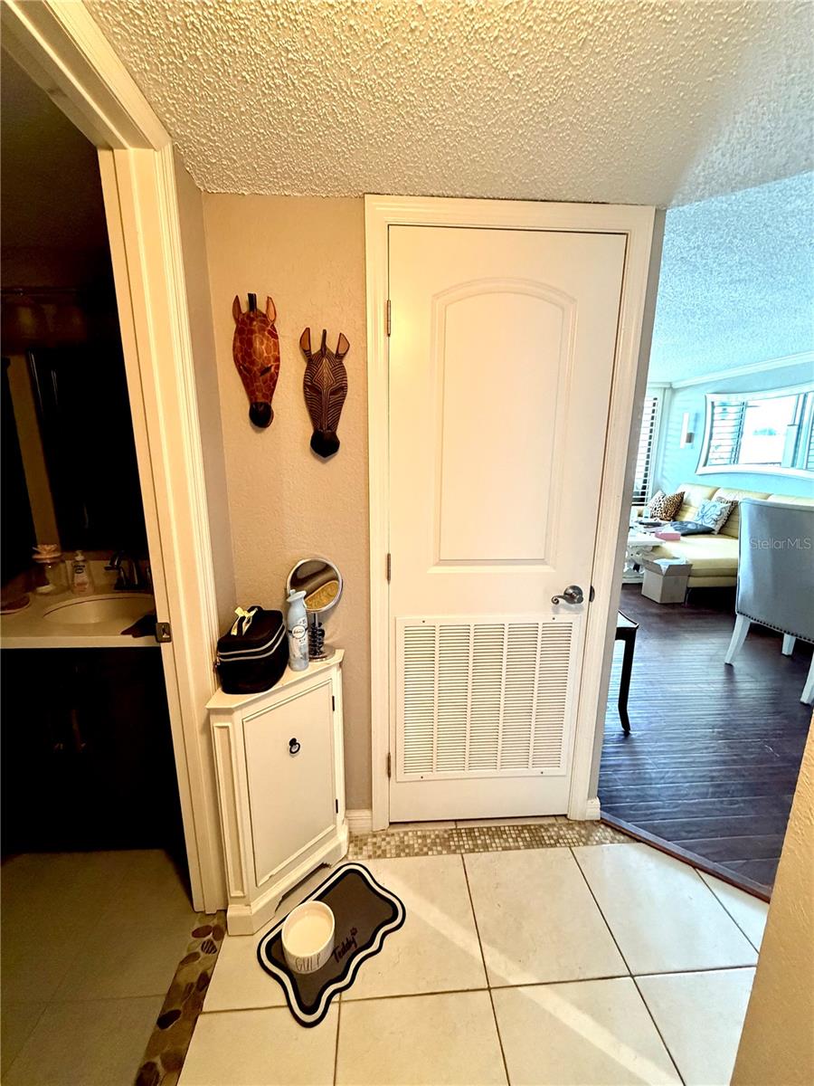 1000 Cove Cay Dr #4d Property Photo 26