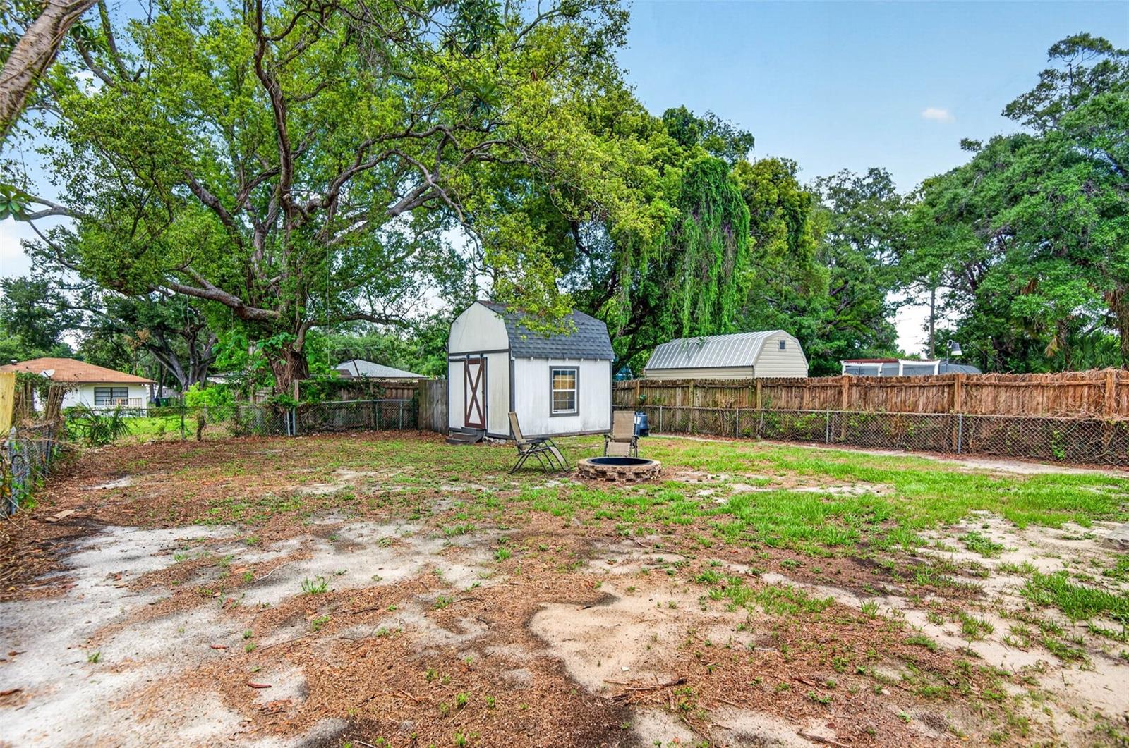 1610 E Paris St Property Photo 32