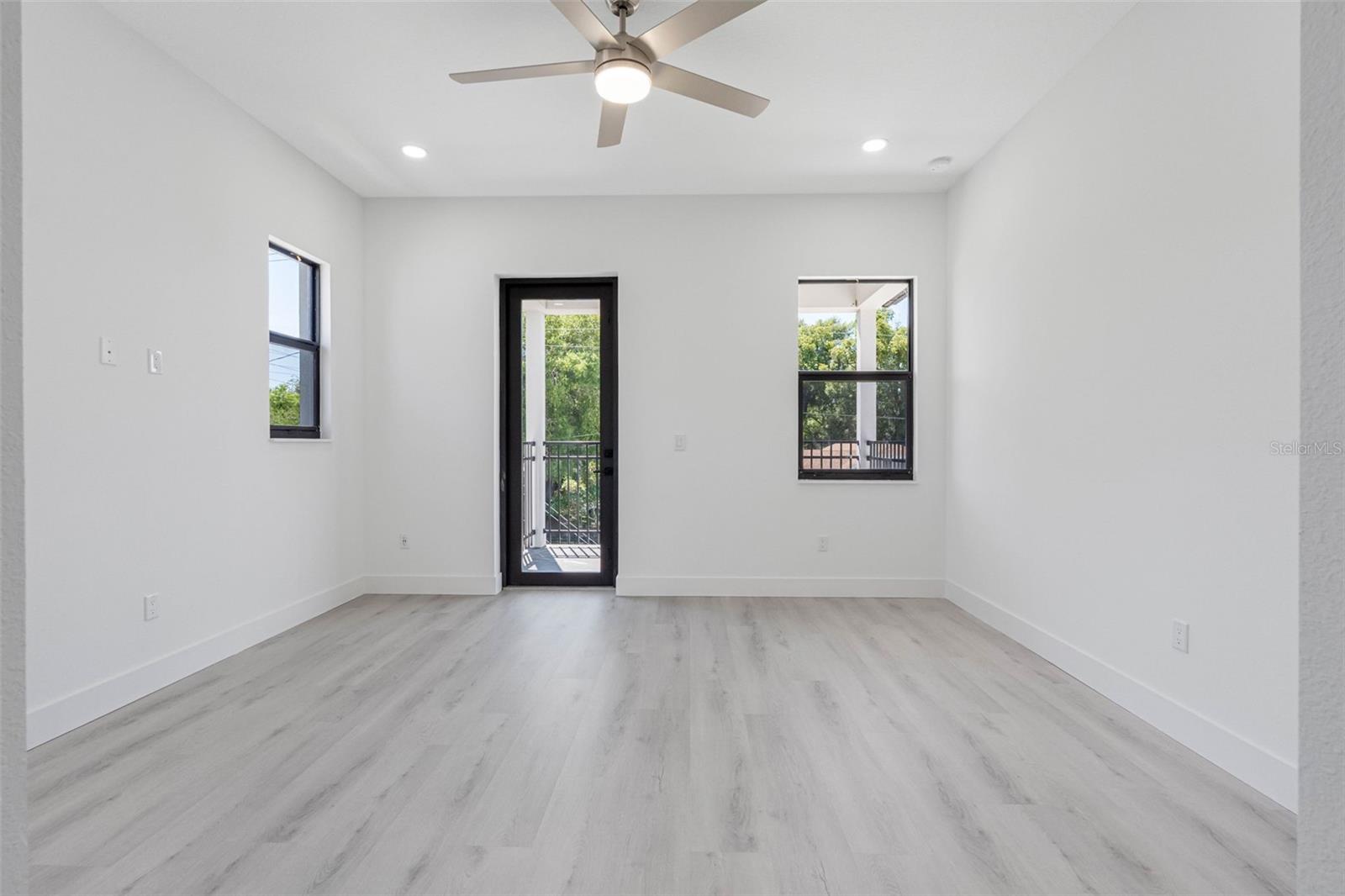7015 N Central Ave #unit D Property Photo 18