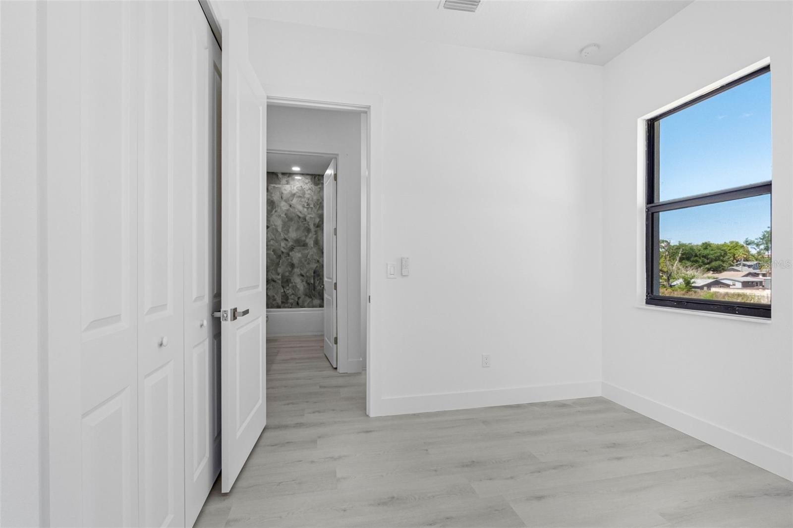 7015 N Central Ave #unit D Property Photo 24