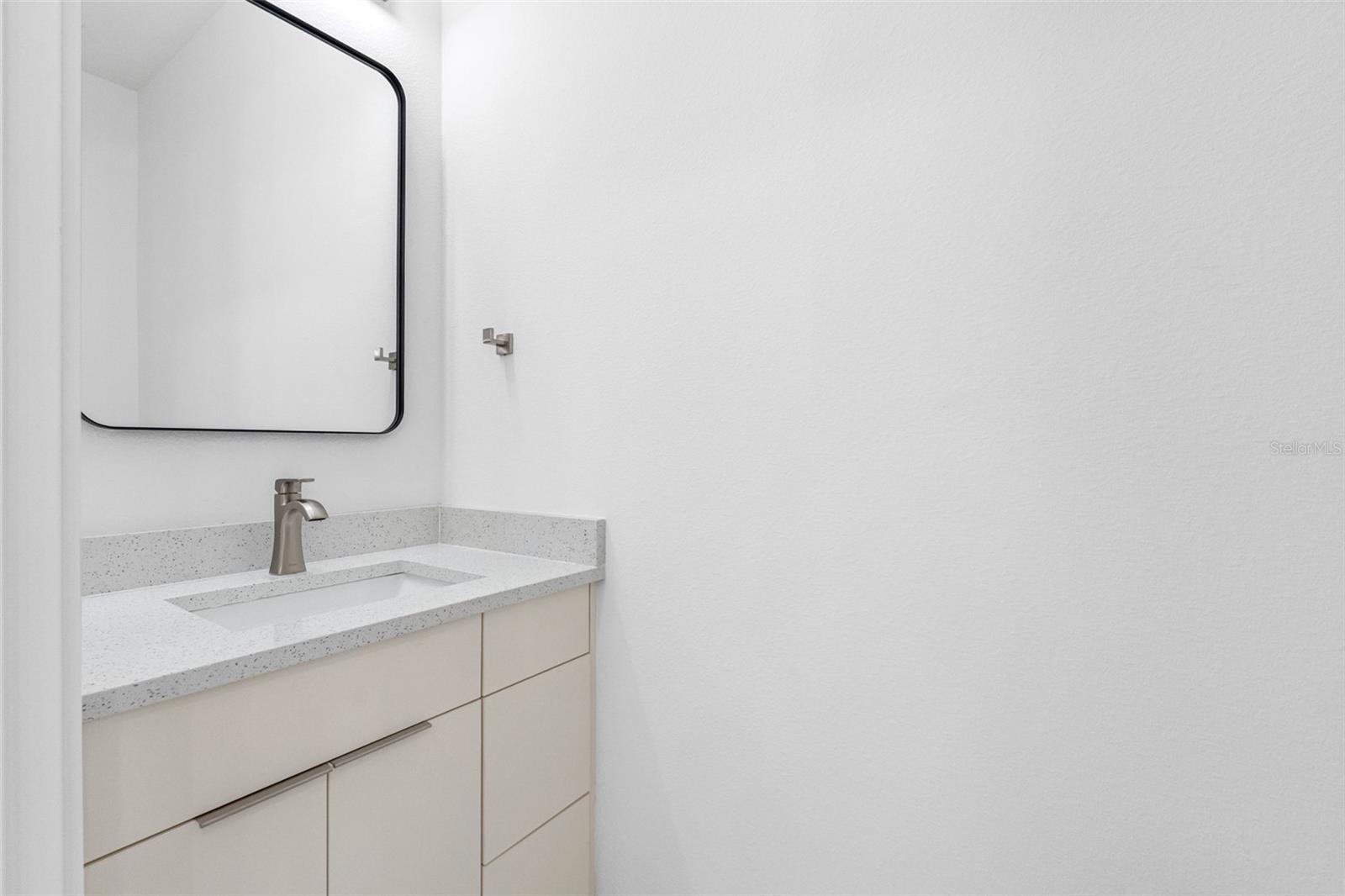 7015 N Central Ave #unit D Property Photo 28