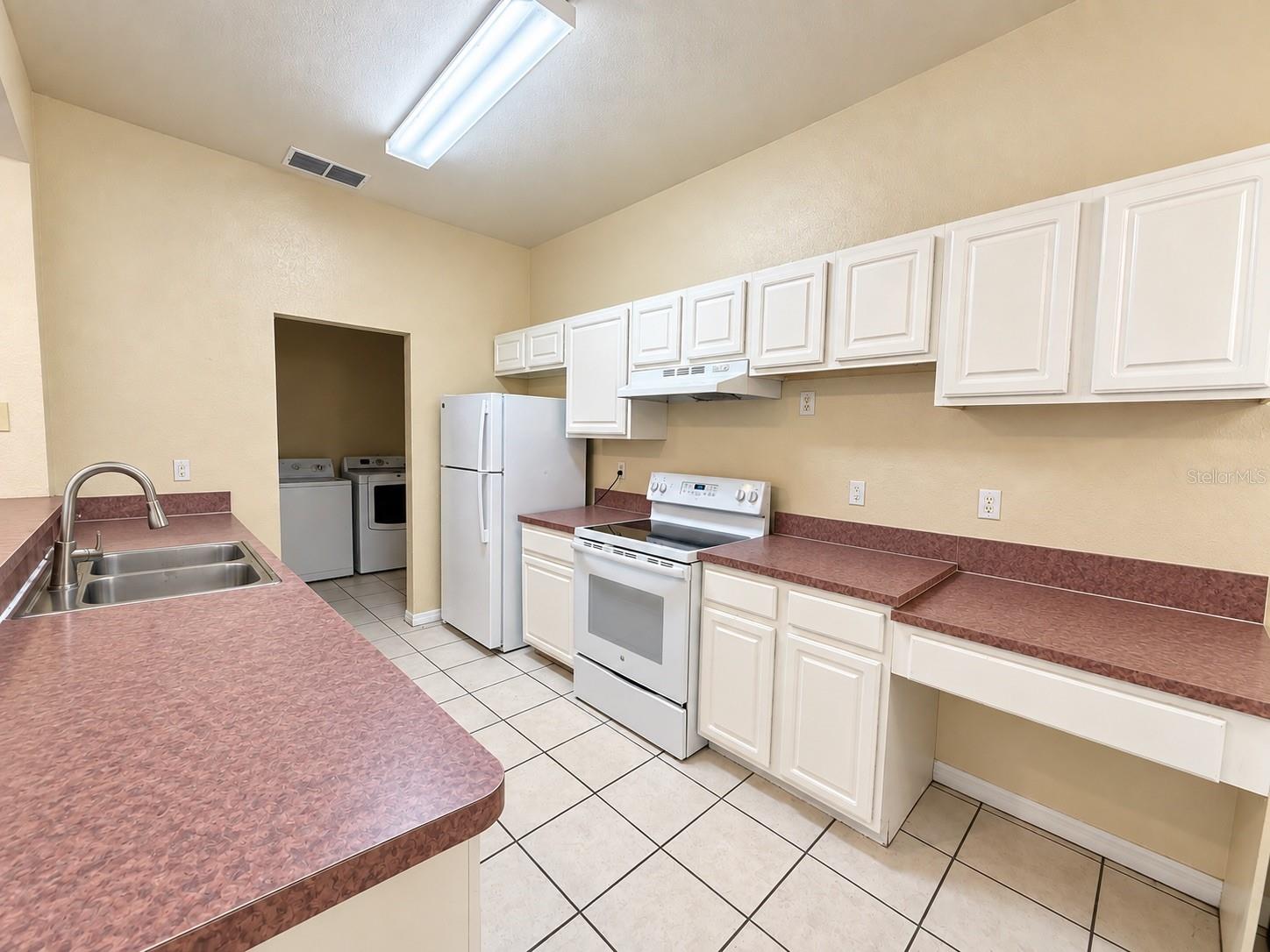 5001 Sunridge Palms Dr Property Photo 3