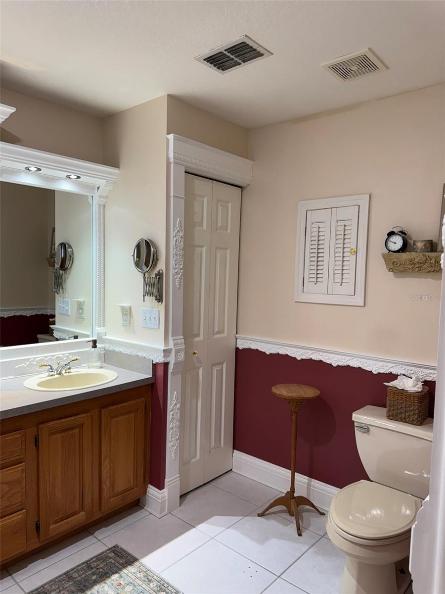 9814 Oslin St Property Photo 22