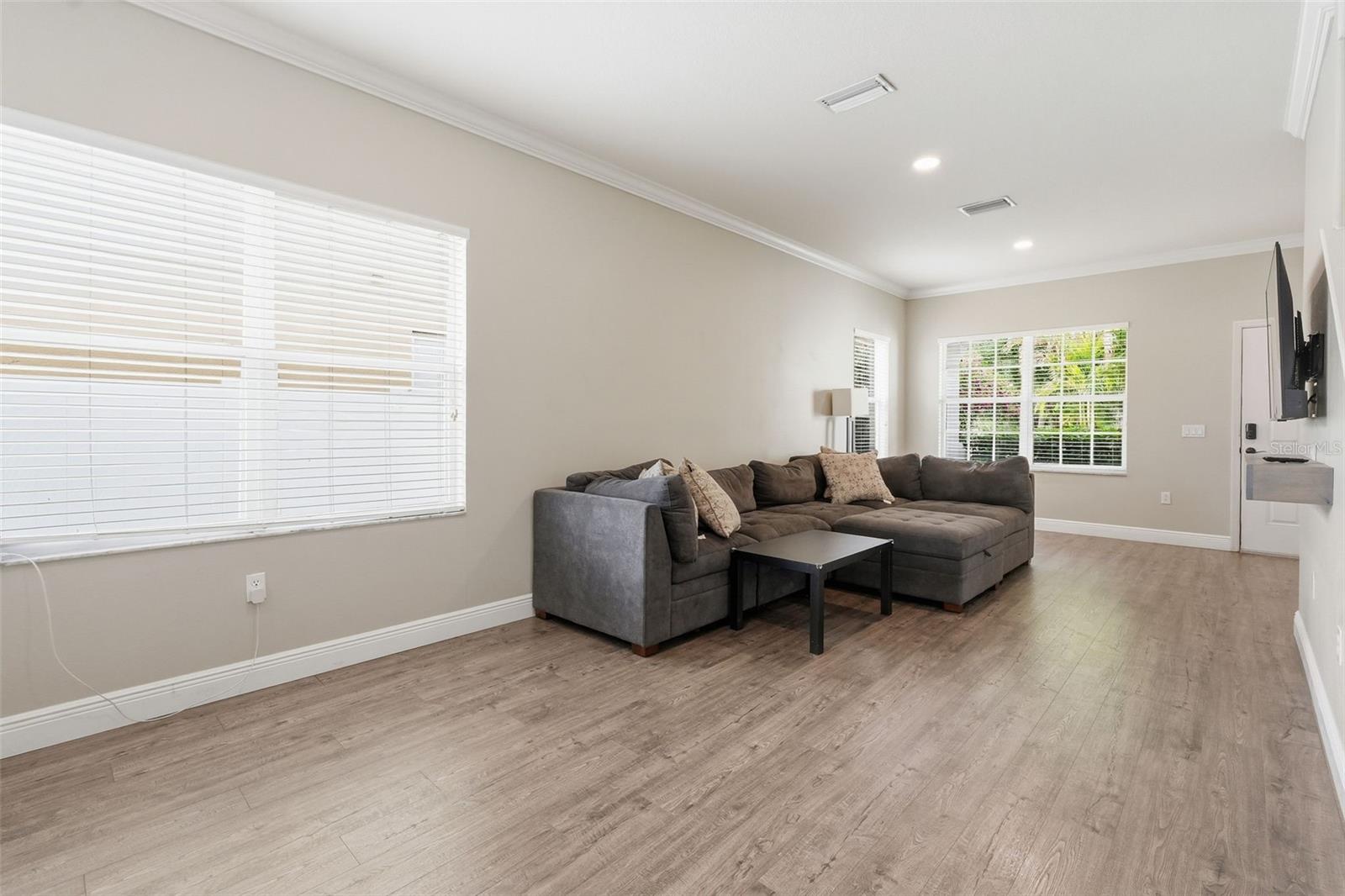8836 Cameron Crest Dr Property Photo 6