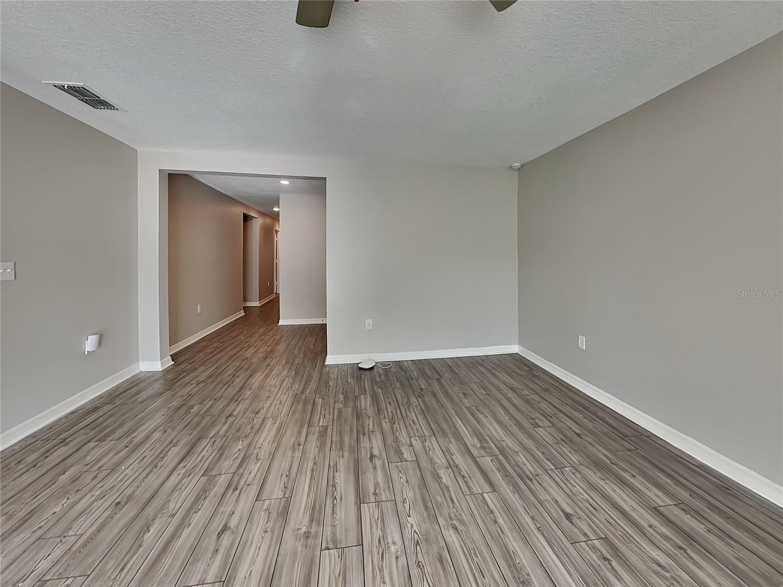 TB8512569 Property Photo 2