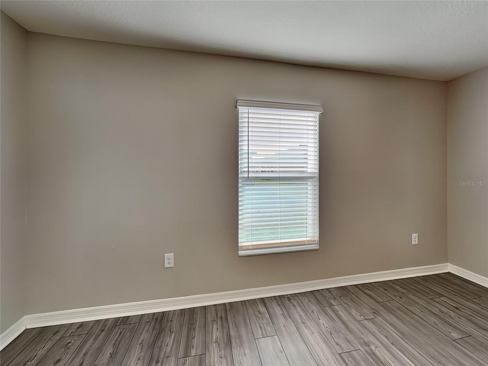 TB8512569 Property Photo 4