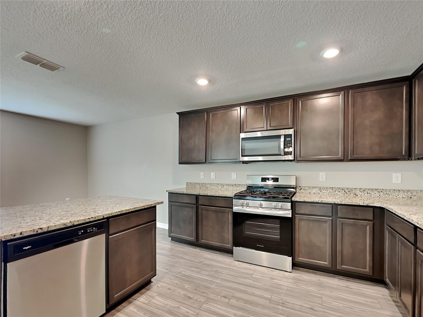 TB8512569 Property Photo 6