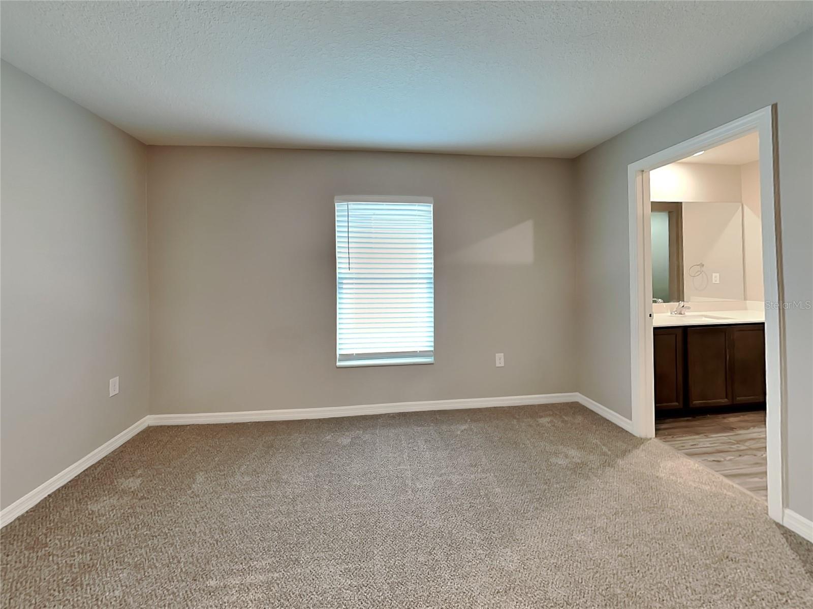 TB8512569 Property Photo 8