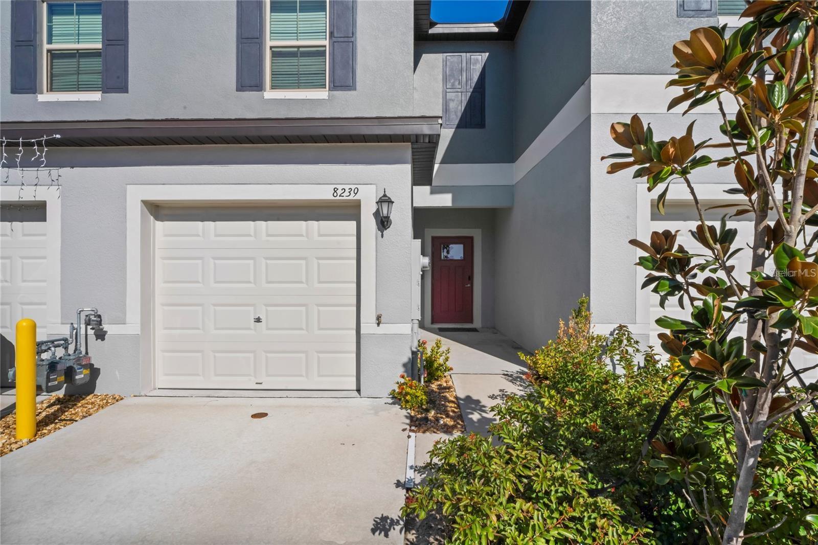 8239 CRESCENT OAKS DR Property Photo 1