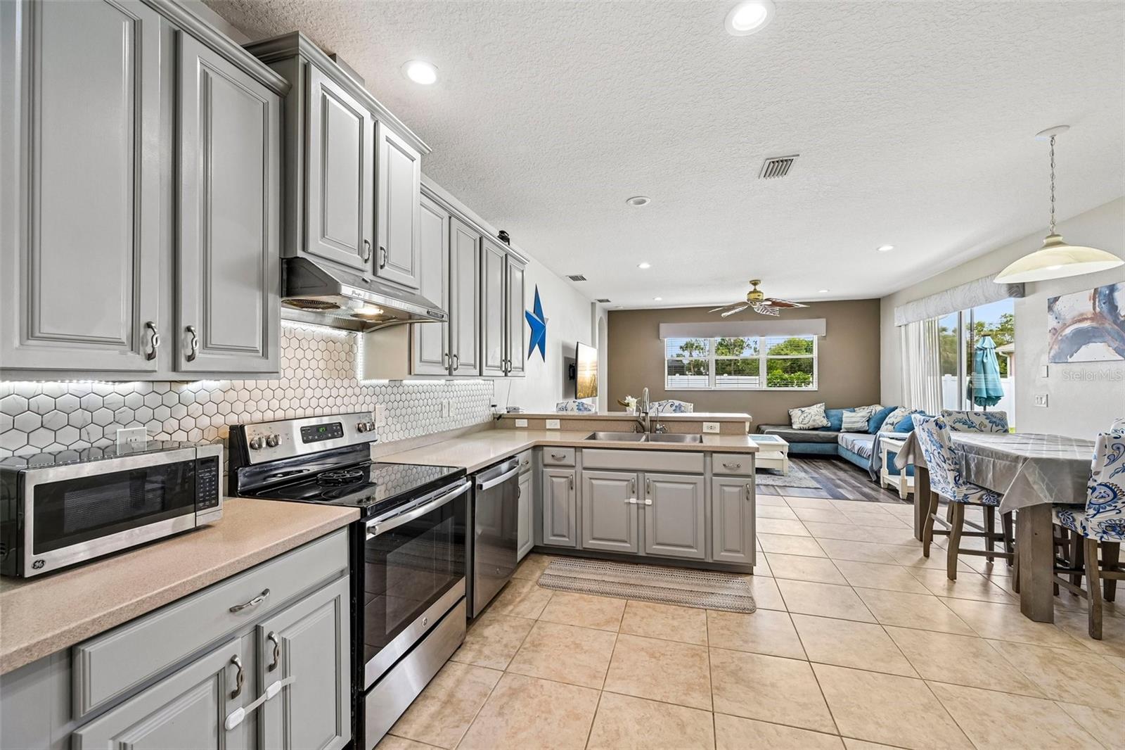 2910 127th Pl E Property Photo 6