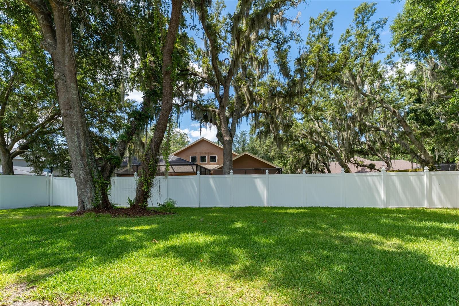 15211 Merlinglen Pl Property Photo 6
