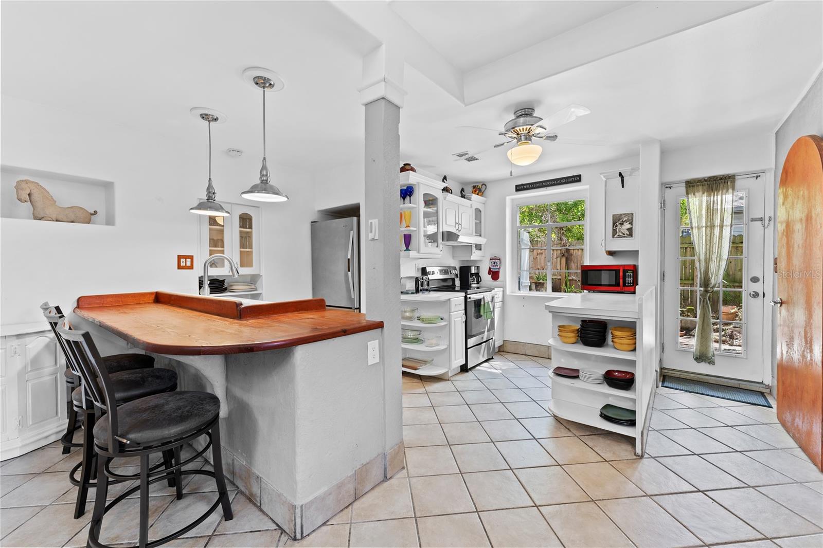 515 Crystal Beach Ave Property Photo 2