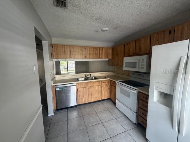 300 Kent Pl Property Photo 3
