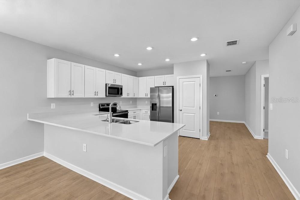 13729 Squall Ln Property Photo 2