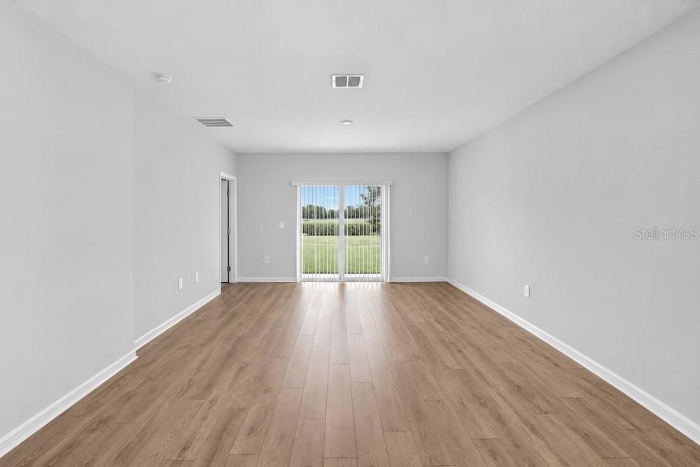 13729 Squall Ln Property Photo 3