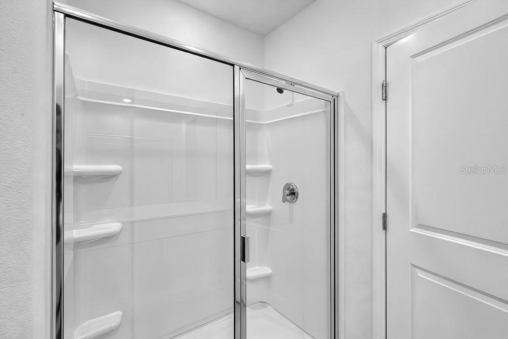 13729 Squall Ln Property Photo 4