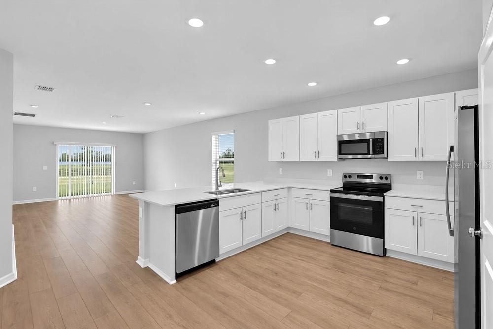 13729 Squall Ln Property Photo 6