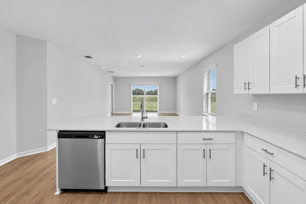 13729 Squall Ln Property Photo 8
