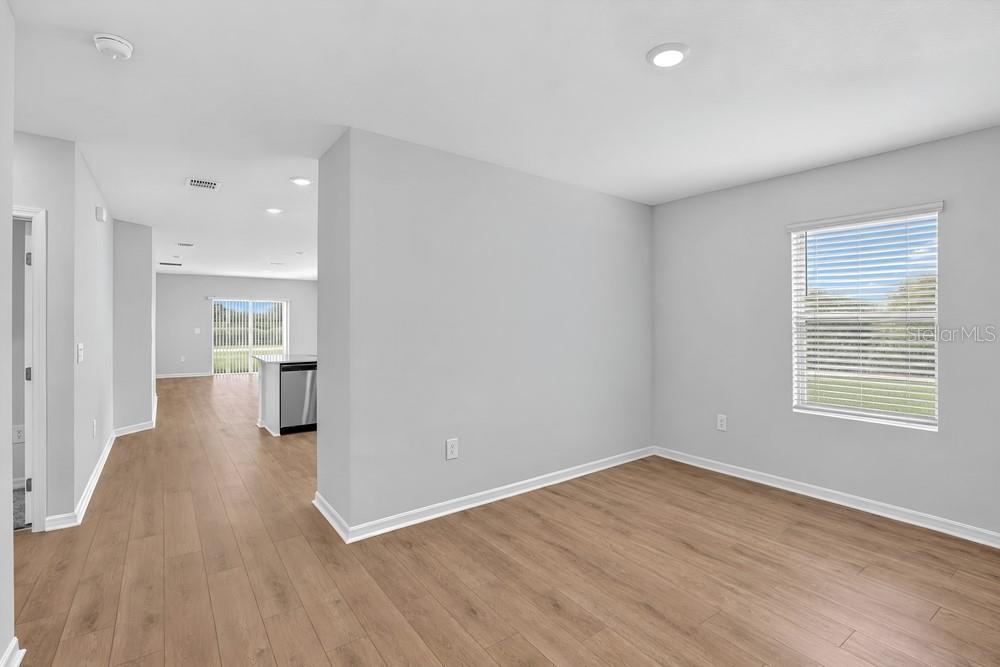 13729 Squall Ln Property Photo 11