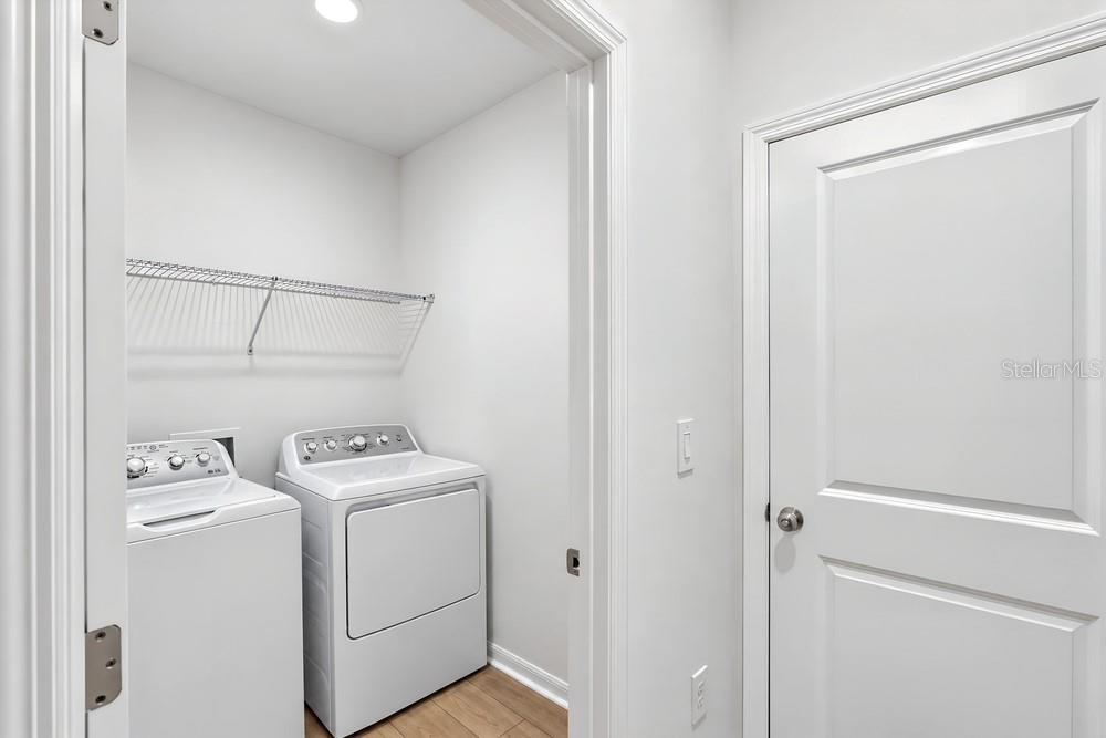 13729 Squall Ln Property Photo 23