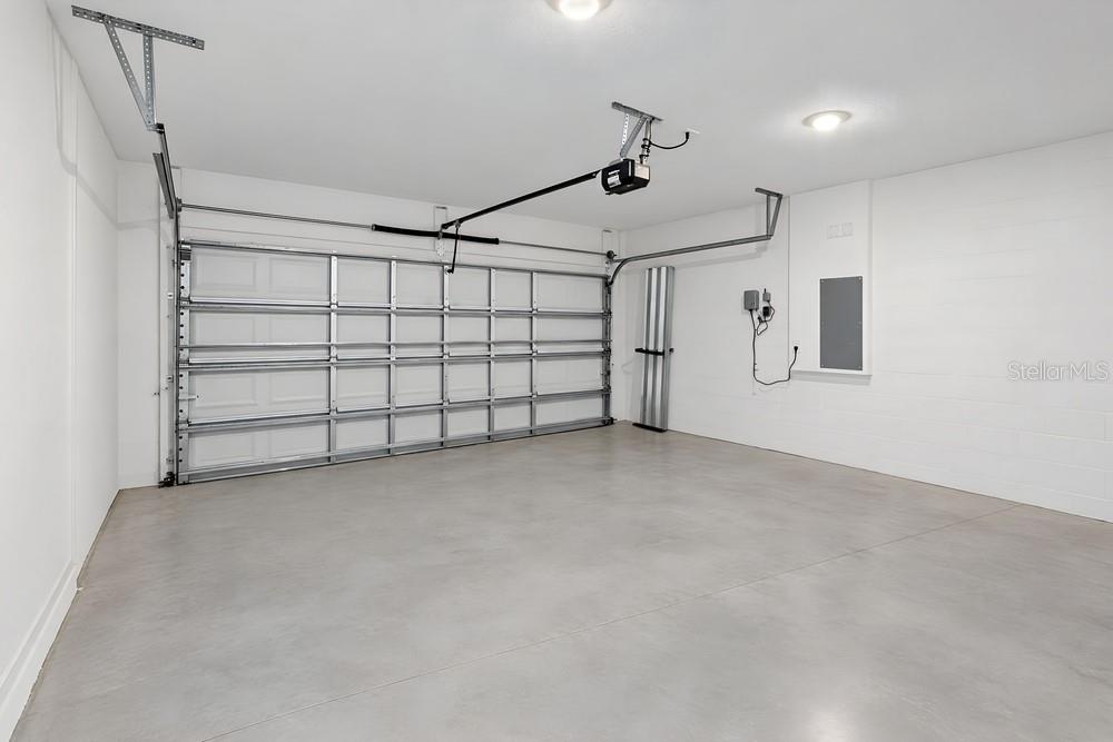 13729 Squall Ln Property Photo 25
